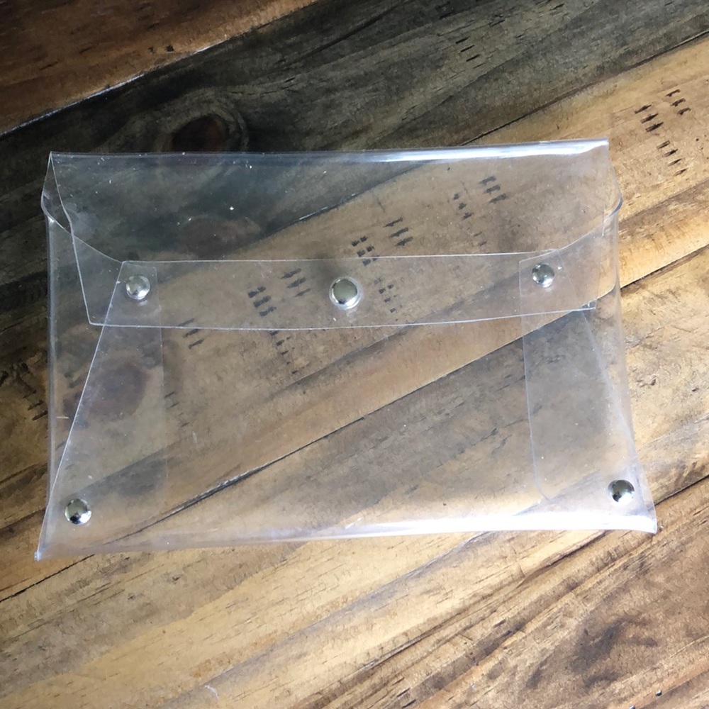 Clear clutch